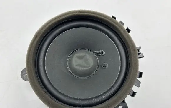 Volvo XC60 Rear door speaker 30657445 M5XUG 10W15