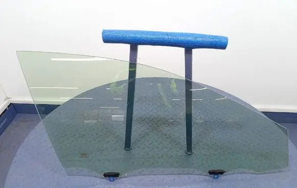 Toyota Camry Front door window glass four-door