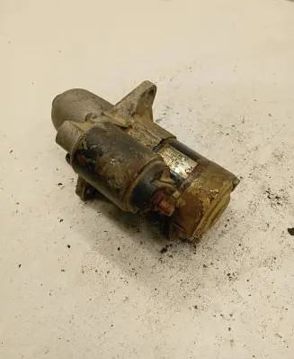 Subaru Forester SF Starter motor M000T81681 23300AA330