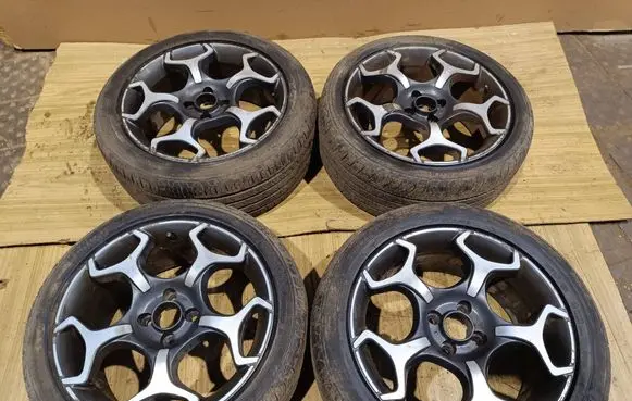 Fiat Punto Evo R17 alloy rim 