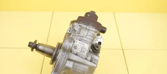 BMW 1 E81 E87 Fuel injection high pressure pump 7797874 29SP1