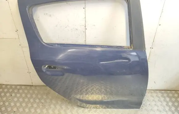 Dacia Sandero Rear door