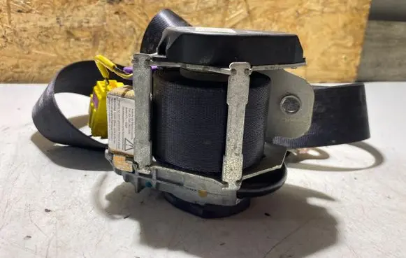 Volkswagen Jetta V Front seatbelt 6050323F1A B1B05277CBP 605031400A