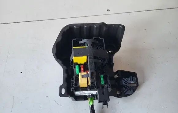 Peugeot 2008 I Fuse module 453113302