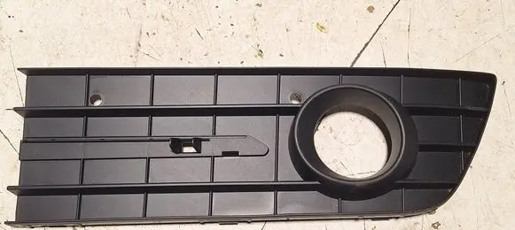 Mercedes-Benz A W169 Front fog light trim/grill A1698870925