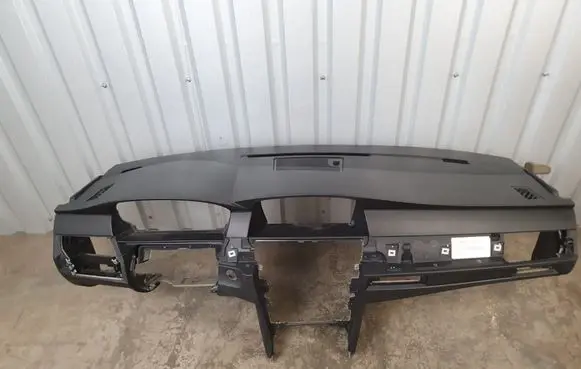 BMW 5 E60 E61 Dashboard 9123687