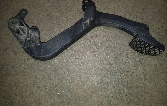 BMW 3 E36 Brake pedal 1158659