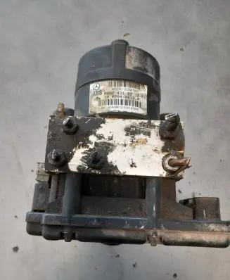 Mercedes-Benz C W202 ABS Pump A0024318212