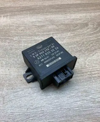 Mercedes-Benz E W211 Light module LCM A2118203226 5DF008278
