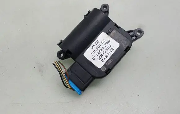 Volkswagen Golf Plus Air flap motor/actuator 3C1907511