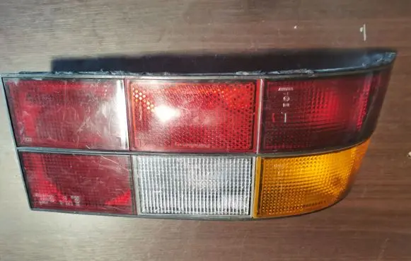 Porsche 928 Rear/tail lights 53246R23 53246R3 53246R6