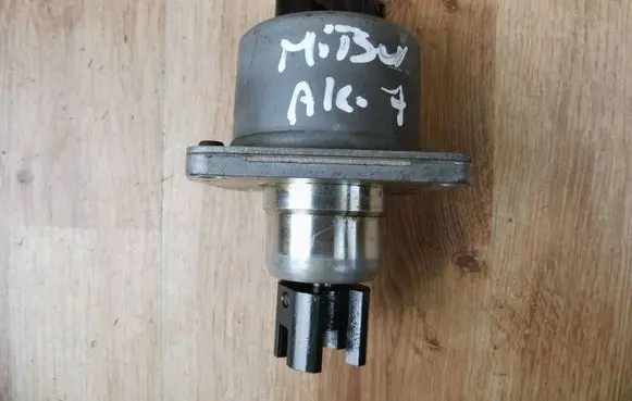 Mitsubishi Outlander Valve oil control 1864A001