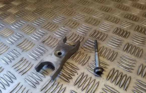Audi A5 Sportback 8TA Fuel Injector clamp holder