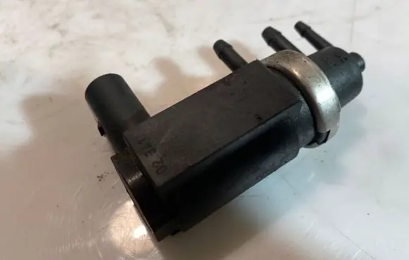 Audi A6 S6 C5 4B Turbo solenoid valve 059906627B