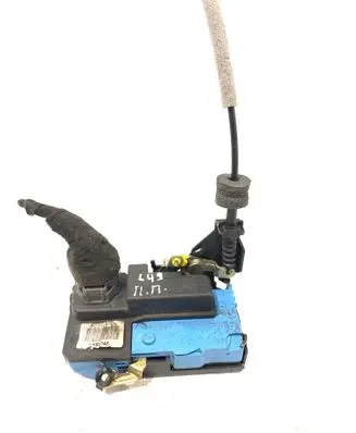 Volvo XC90 Front door lock (next to the handle) 