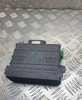 Volkswagen Golf III Engine control unit/module 5DA005155 811907384