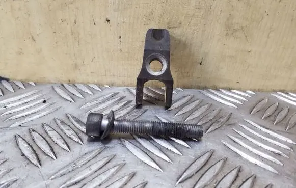 Volkswagen Crafter Fuel Injector clamp holder