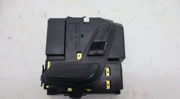 Mercedes-Benz E W212 Central locking switch button A2048701858