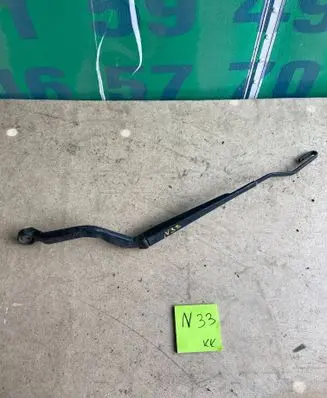 Nissan Almera Front wiper blade arm N000479L