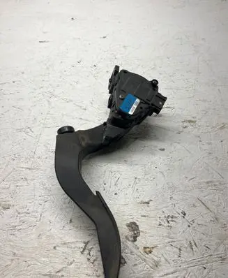 Audi A4 S4 B7 8E 8H Accelerator throttle pedal 8E1723523F 6PV00837600