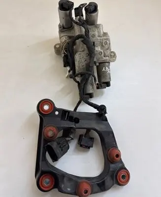 BMW 7 F01 F02 F03 F04 Air suspension compressor 6775258 2676749 0L017901