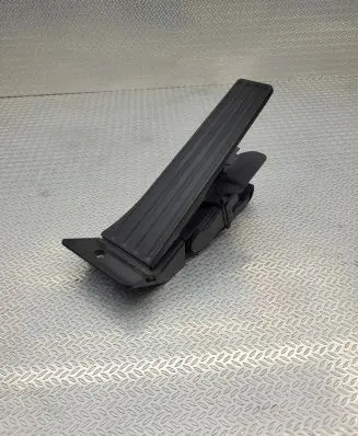 BMW 4 F36 Gran coupe Accelerator throttle pedal 6853176