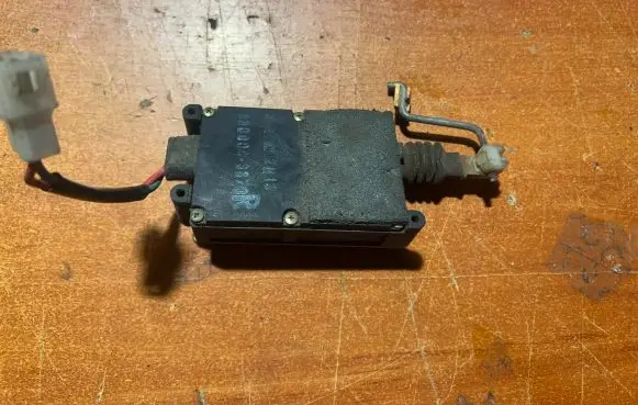 Mazda 626 Central locking motor 8300003670R 8300003670