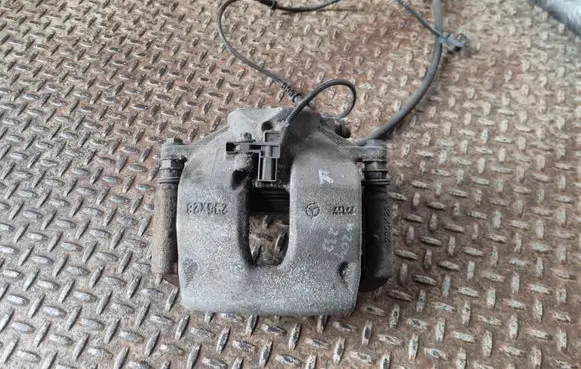 Mercedes-Benz C W204 Front brake caliper
