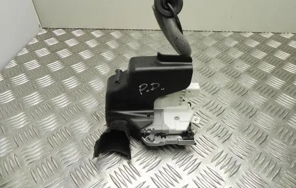 Audi A3 S3 8V Front door lock 8X2837016B T1582