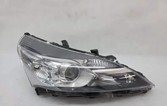 Toyota Verso Headlight/headlamp 81110-0F161-00 SP81110-0F161-00