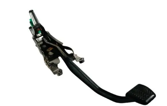 Toyota Avensis T270 Brake pedal