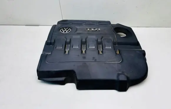 Volkswagen PASSAT B8 Engine cover (trim) 04L103925Q 04L103925S
