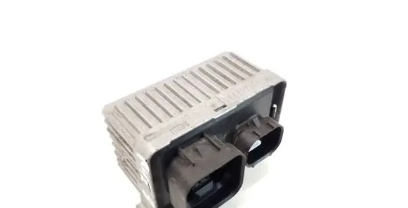 Opel Zafira C Glow plug pre-heat relay 55574293