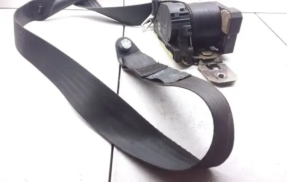 Iveco Daily 3rd gen Front seatbelt 048007 33014052