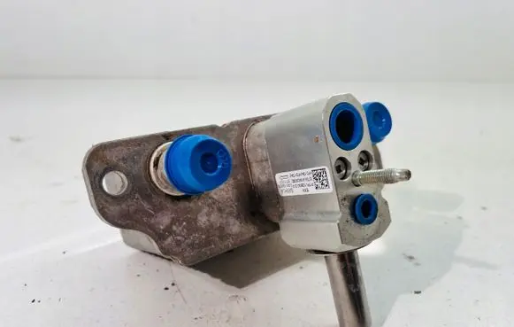 Tesla Model S Oil filter mounting bracket 
