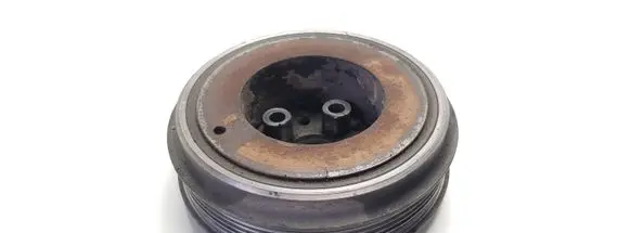 Volkswagen Golf IV Crankshaft pulley 038105243