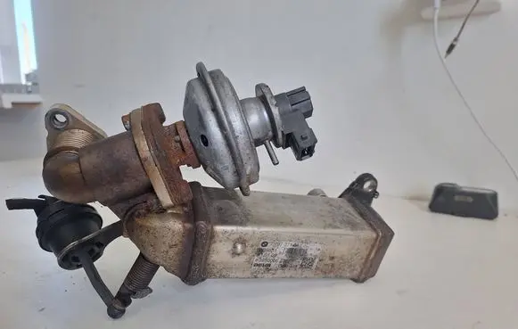 BMW 5 E60 E61 EGR valve cooler 779737104