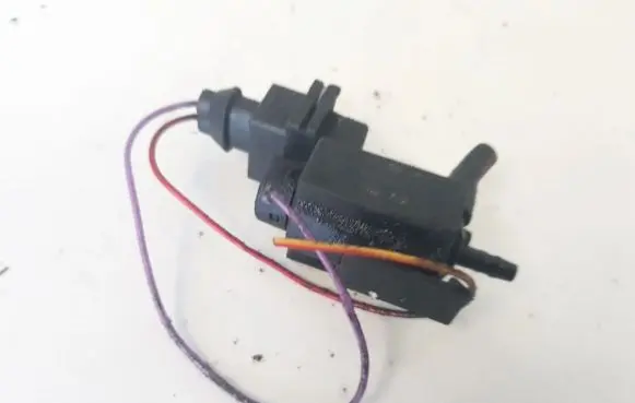 BMW 5 E60 E61 Turbo solenoid valve 72234100 06t187