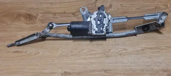 Volvo XC70 Front wiper linkage and motor 8648345