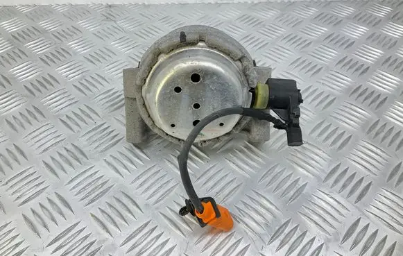 Audi A6 S6 C7 4G Engine mount bracket 