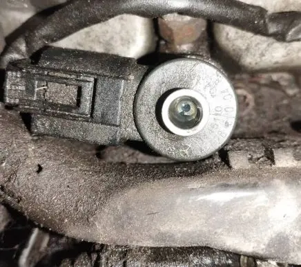 Mercedes-Benz ML W163 Fuel injector 0445110104