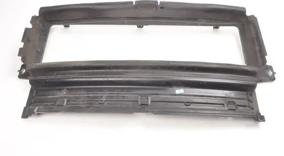 Volvo XC60 Intercooler air channel guide 31425367