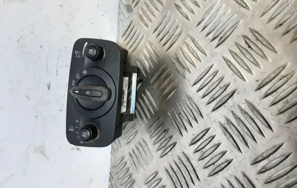 Ford Kuga II Light switch AV6T13A024CC