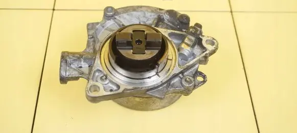 Peugeot 308 Vacuum pump 5FX