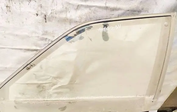 Audi 80 90 S2 B4 Front door window glass four-door AS2