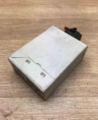 BMW 3 E46 Wing mirror control module 8376506 05221100