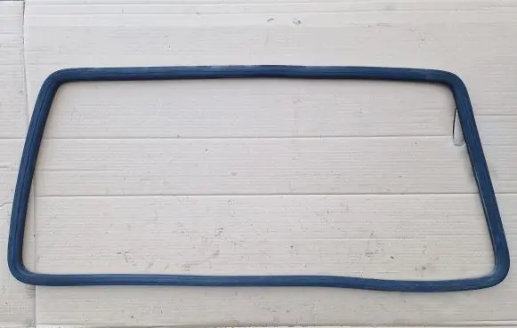 Volkswagen Jetta II Rubber seal loading door window/glass 165845521