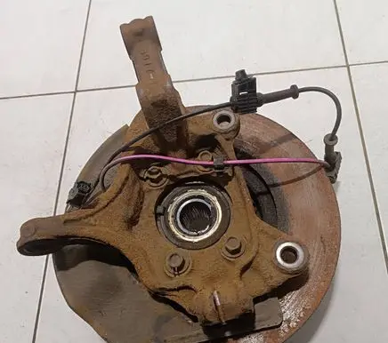 Mazda 3 III Front wheel hub Bjs7 5917