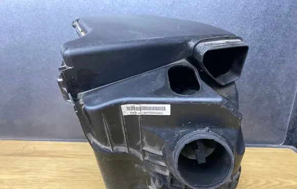 BMW 3 E90 E91 Air filter box 7536594