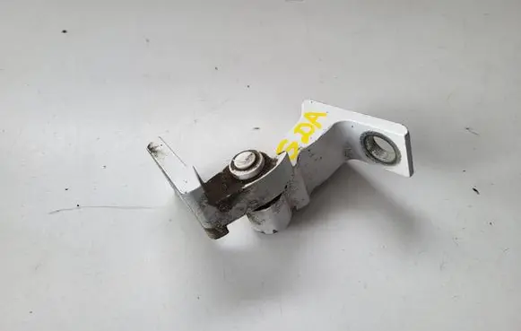 Skoda Yeti (5L) Rear door lower hinge 8K0831402K